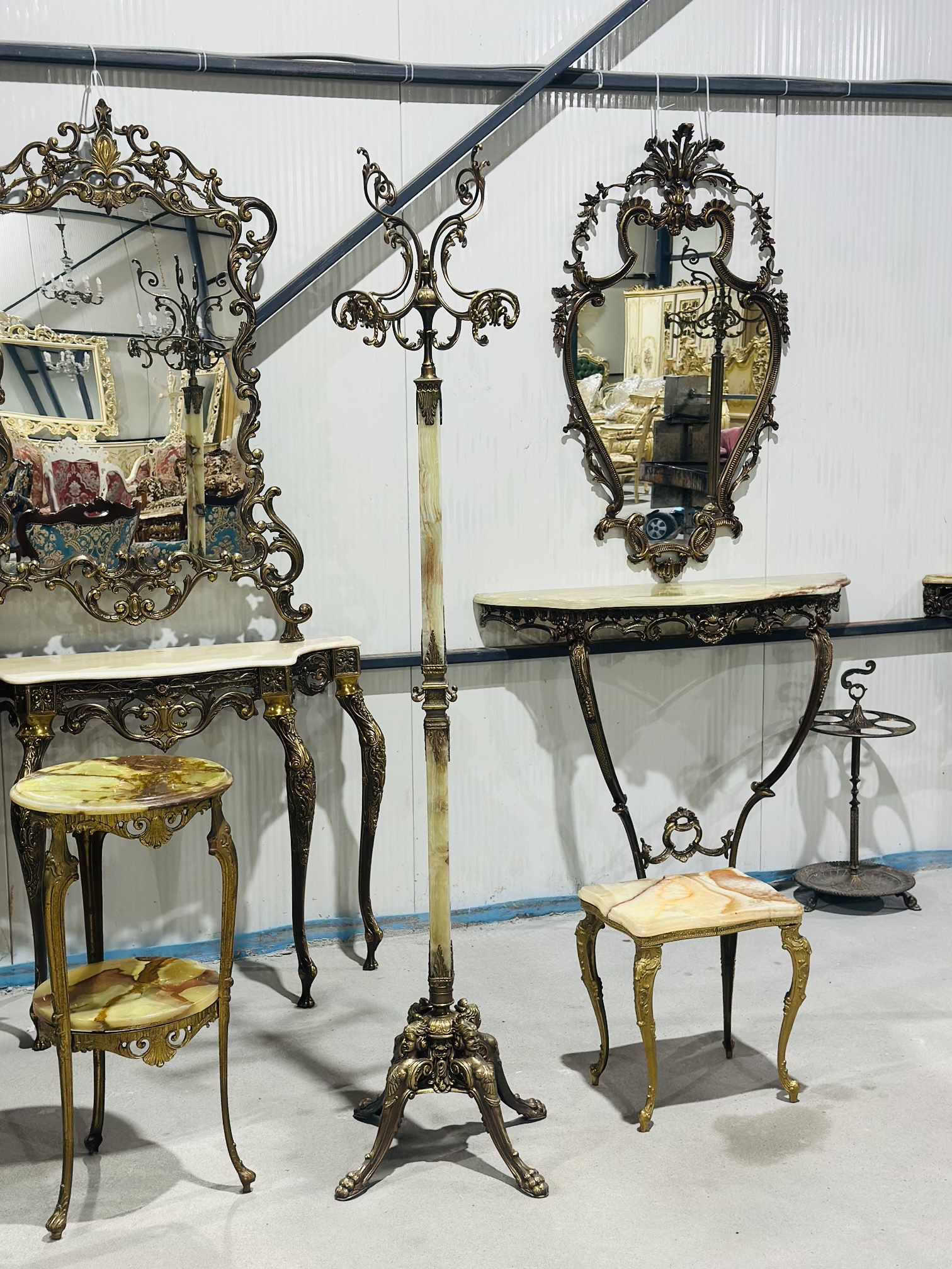 Cuier de podea din bronz&onix stilul Empire