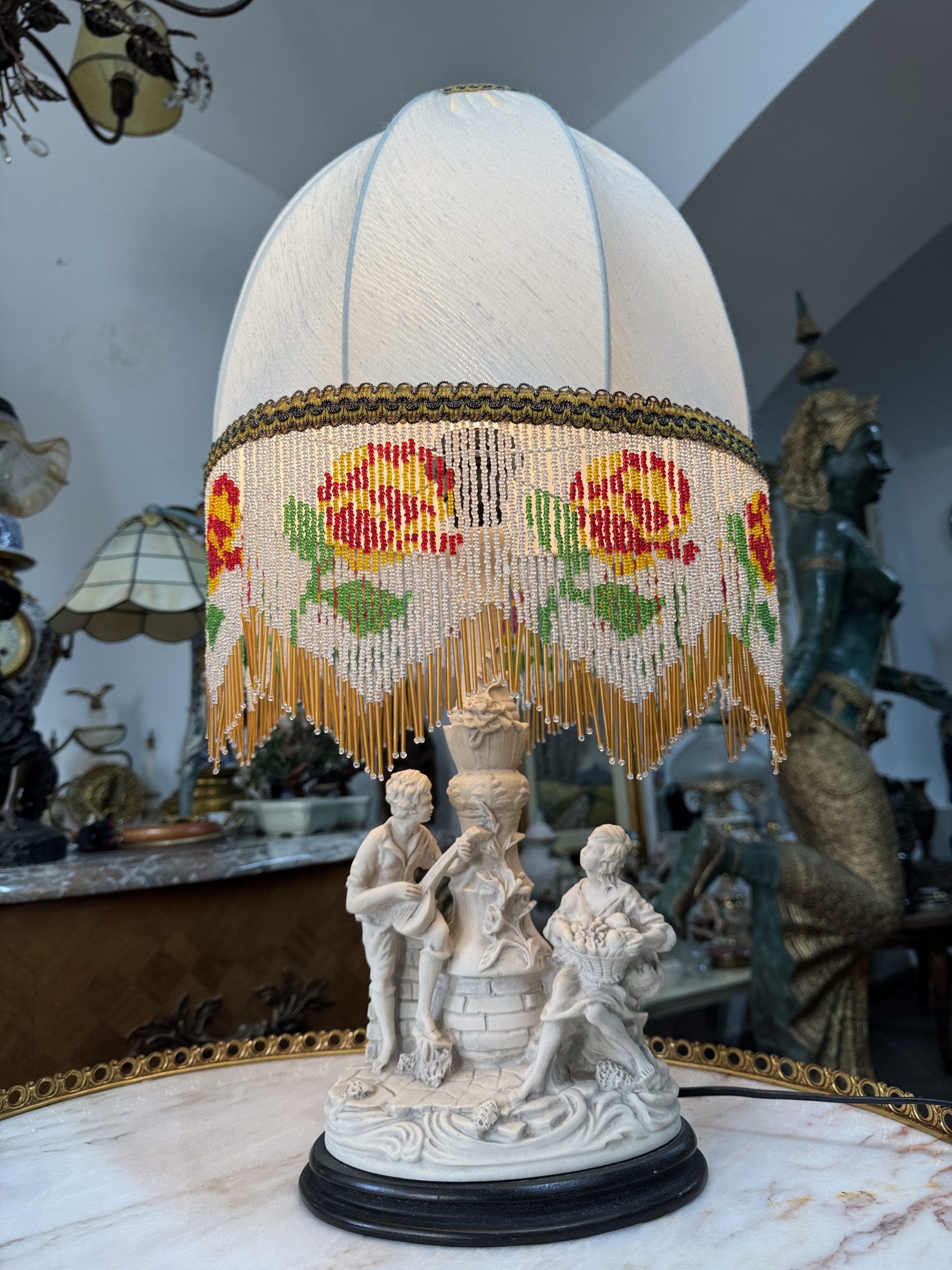 Veioza lampă de masă scenă romantica