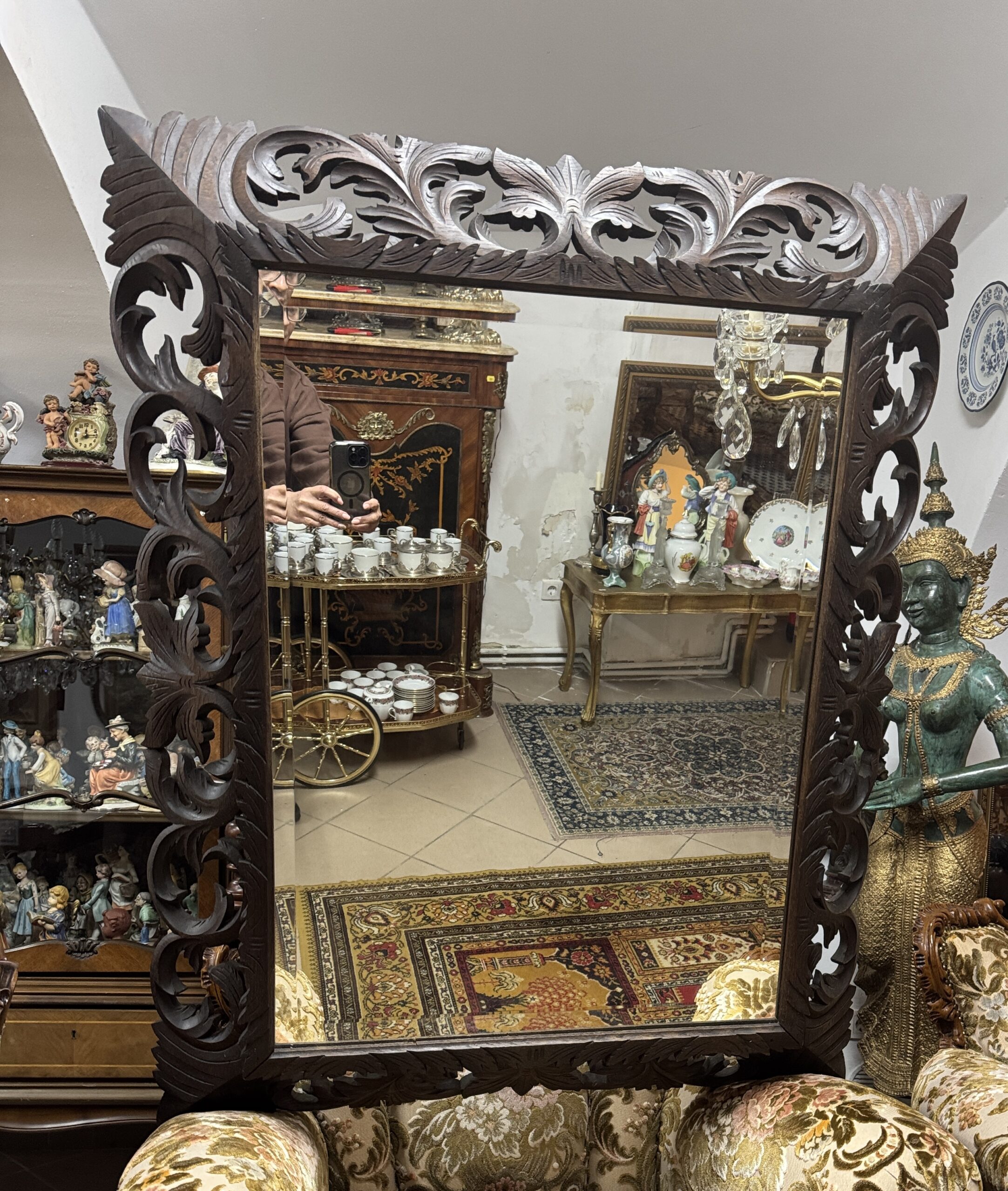 Oglindă -rama lemn sculptat