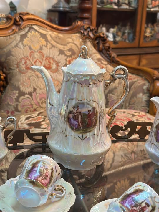 Set cafea porțelan fin sidefat,decor romantic - imagine 3