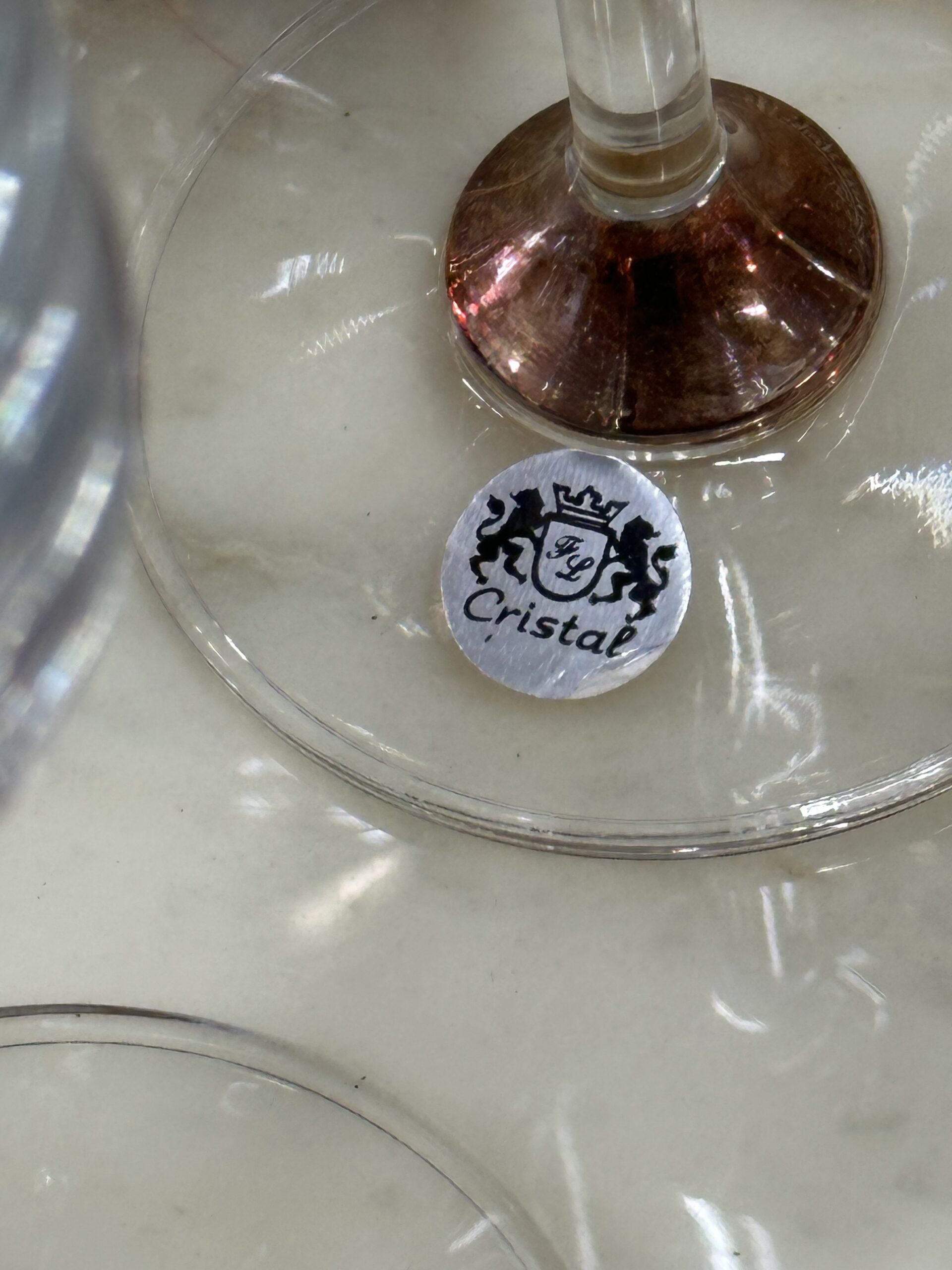 Elegant set de pahare din cristal,aurite și gravate,cu carafă - imagine 4