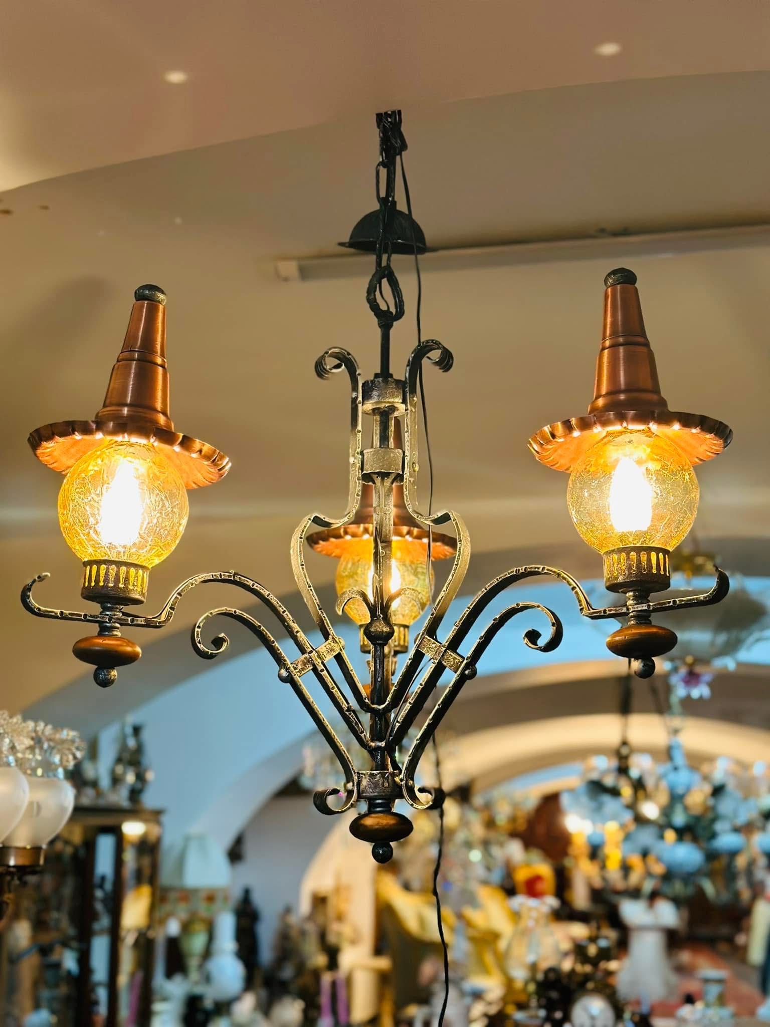 Candelabru rustic/lustra de tavan din fier forjat
