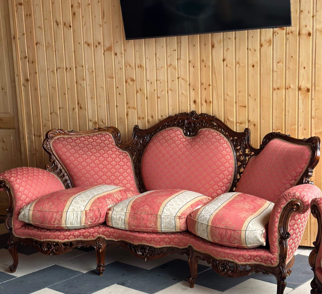 Set deosebit de canapea cu două fotolii, realizat din lemn masiv Forma curbată - imagine 8