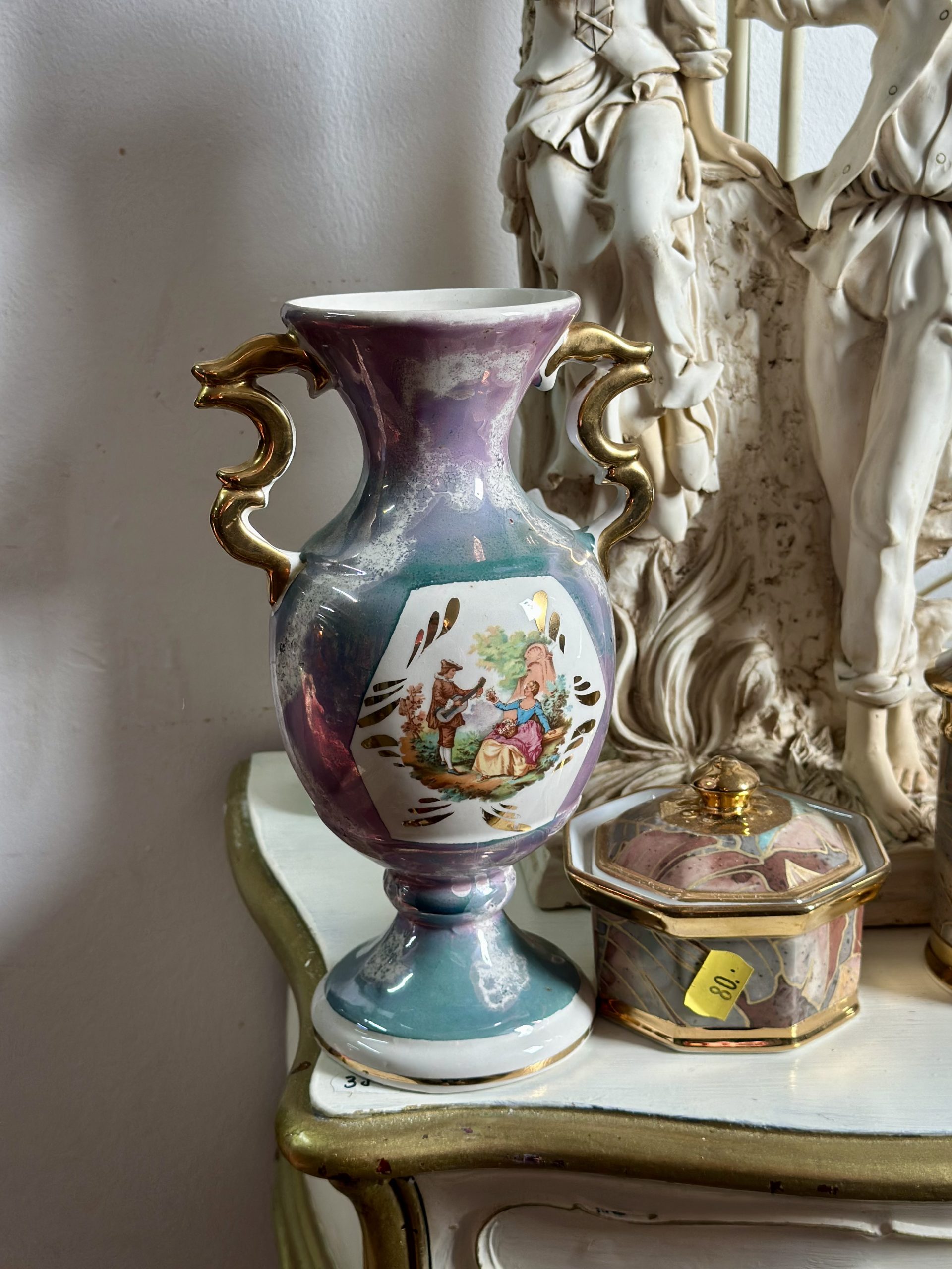Vază decorativă italiană din ceramică-scena Fragonard