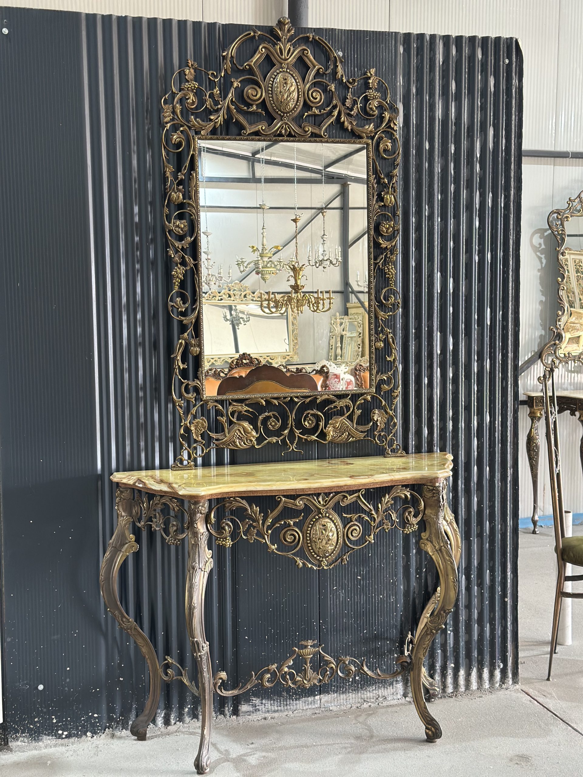 Spectaculoasă consolă cu oglindă din bronz