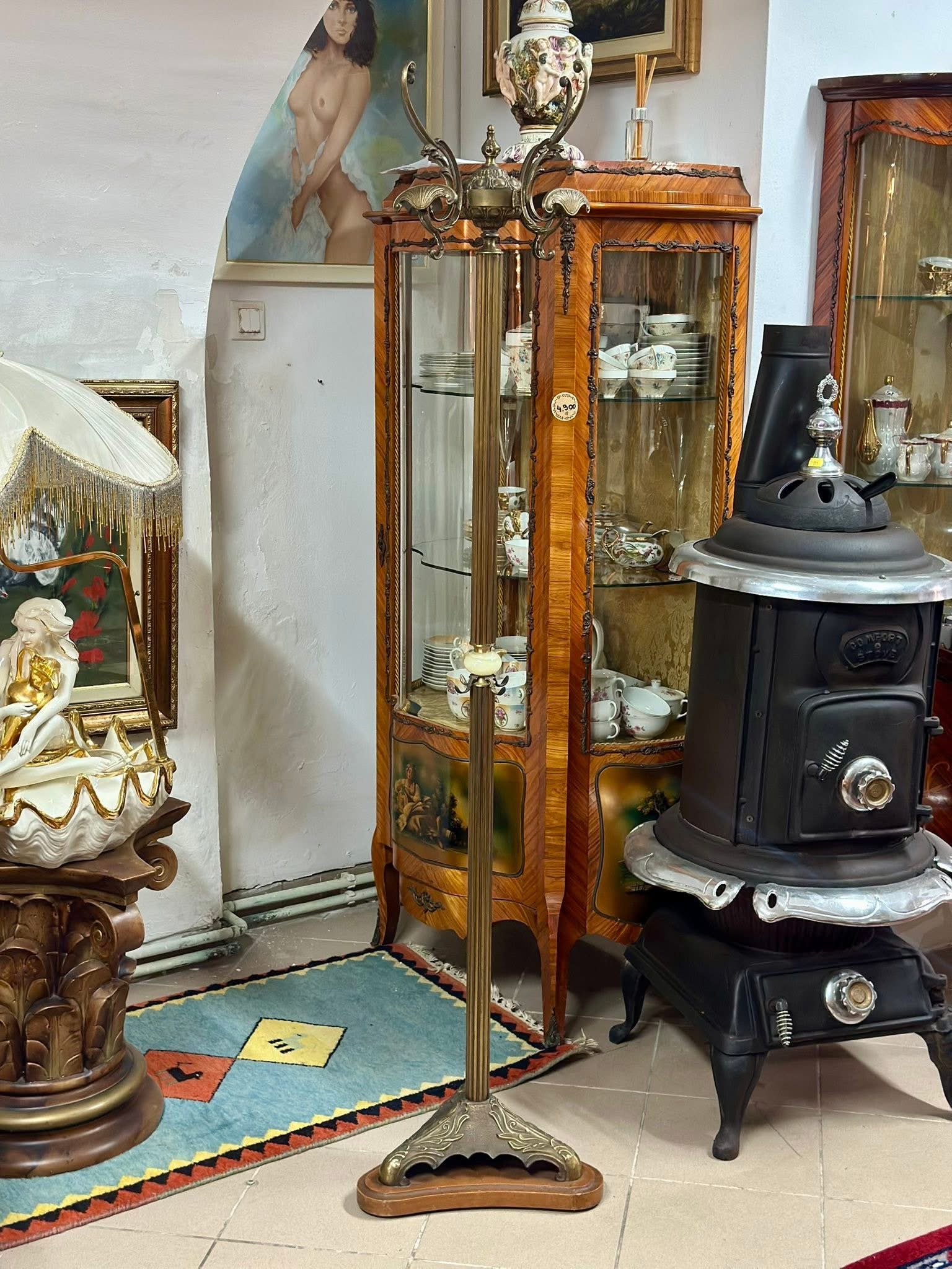 Cuier de podea din bronz,lemn și onix-coloana canelată