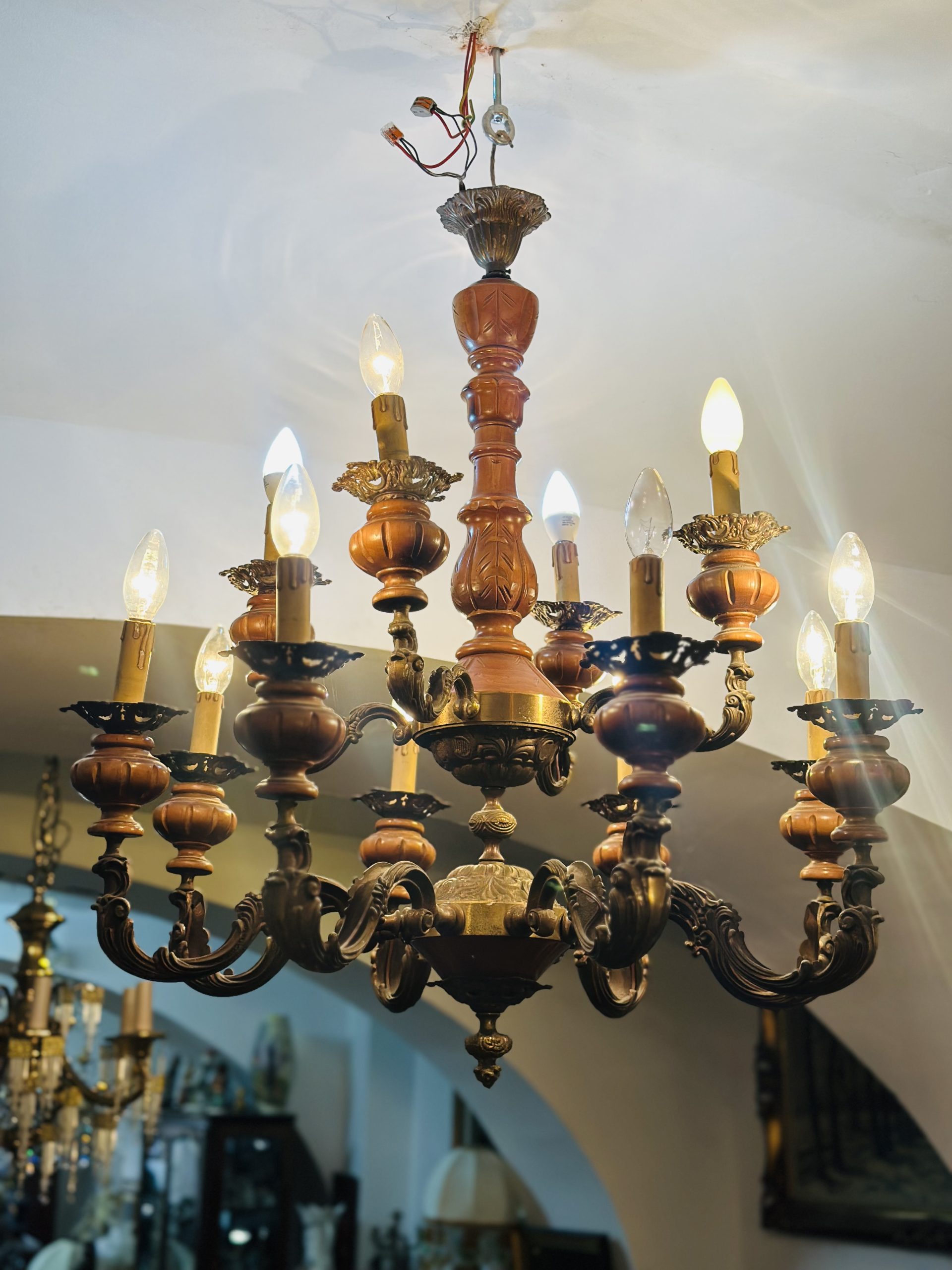 Candelabru din lemn cu bronz 12 lumini