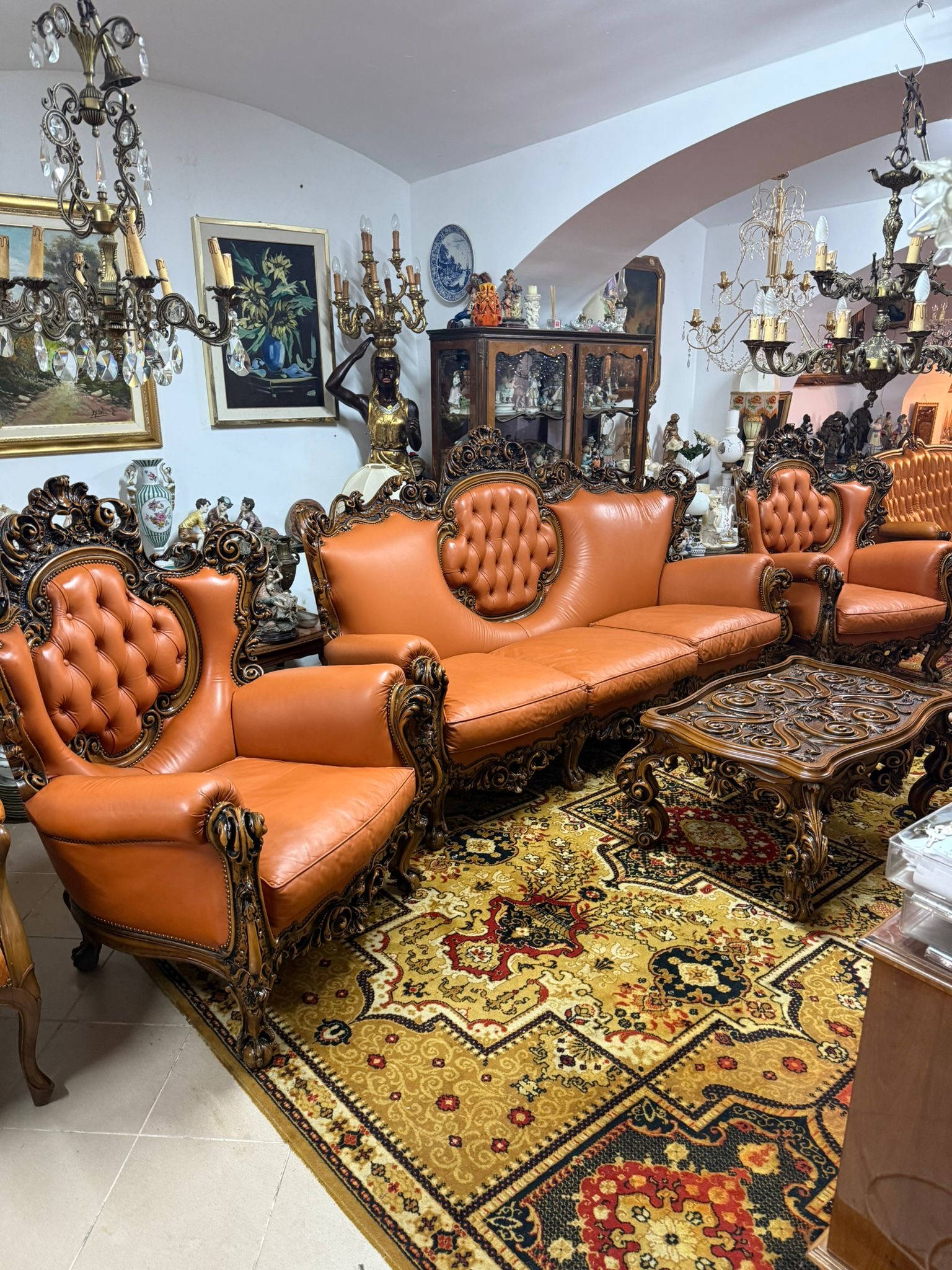 Spectaculos salon canapea cu fotolii și măsuță din lemn masiv cu piele naturală